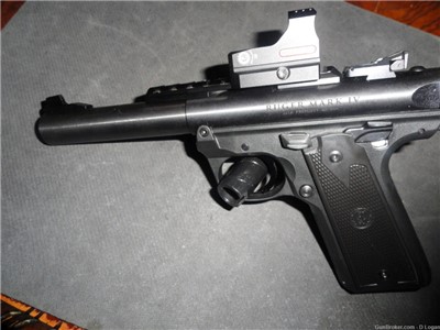 Ruger Mark IV 22/45  w/Red Dot Sight