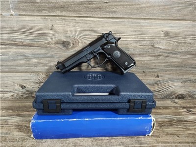 Beretta 92FS USA MADE 9mm 4.9" Barrel w/ One Mag, Original Case, & Papers!