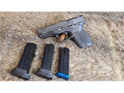 Smith & Wesson M&P9 M2.0 - 9mm - 15 Rd - 4" - 3 Mags - Great Gun! 