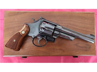 ABSOLUTELY STUNNING 1975 SMITH AND WESSON MODEL 27 - 2 .357 MAGNUM 6IN