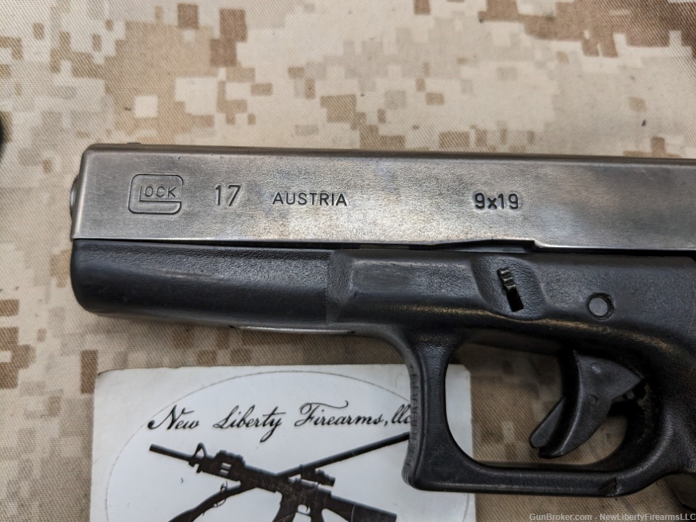 Glock 17 Gen 2 Pistol 9MM USED G17 Austria 1-17rd Mag Polished Slide-img-3