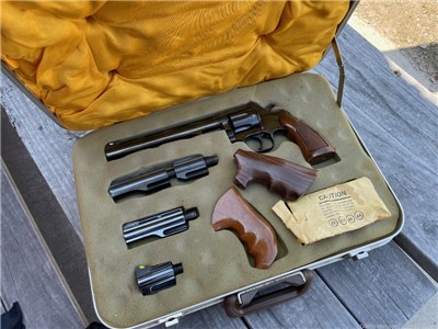 DAN WESSON  Revolver 15-2 .357 magnum set 