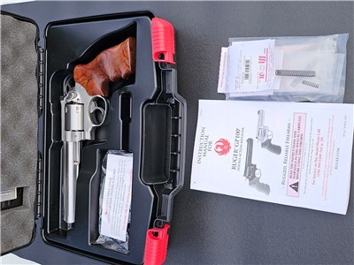 Ruger GP100-Talo Edition-6" Barrel-.357 Magnum-Hogue Walnut Grips
