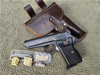 unissued VZOR 70 cal 7.65 or 32acp mint with holster and extras like mauser