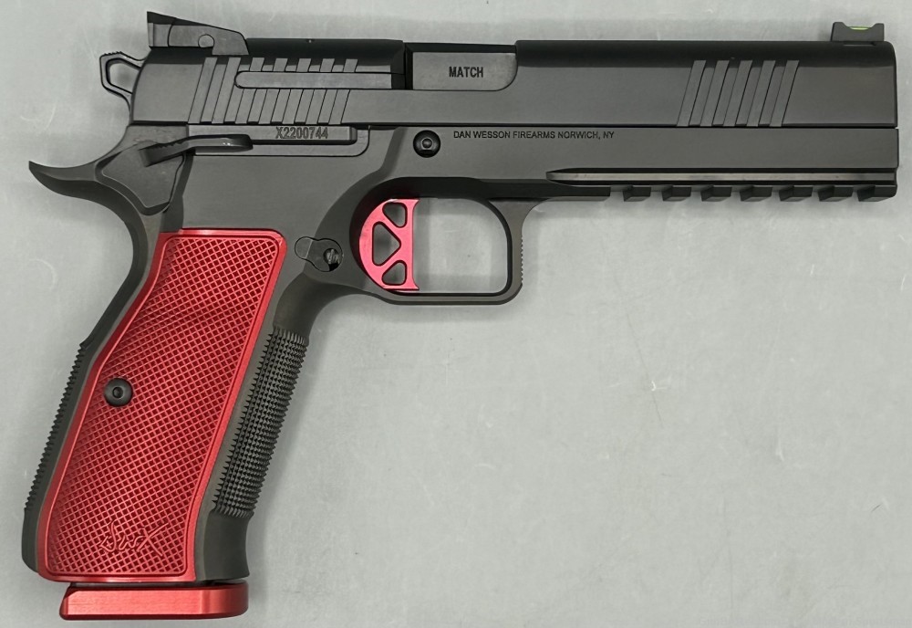 Dan Wesson DWX 9mm 5" Full Size 19+1 Light Rail Black DLC Red Grips 92001-img-2