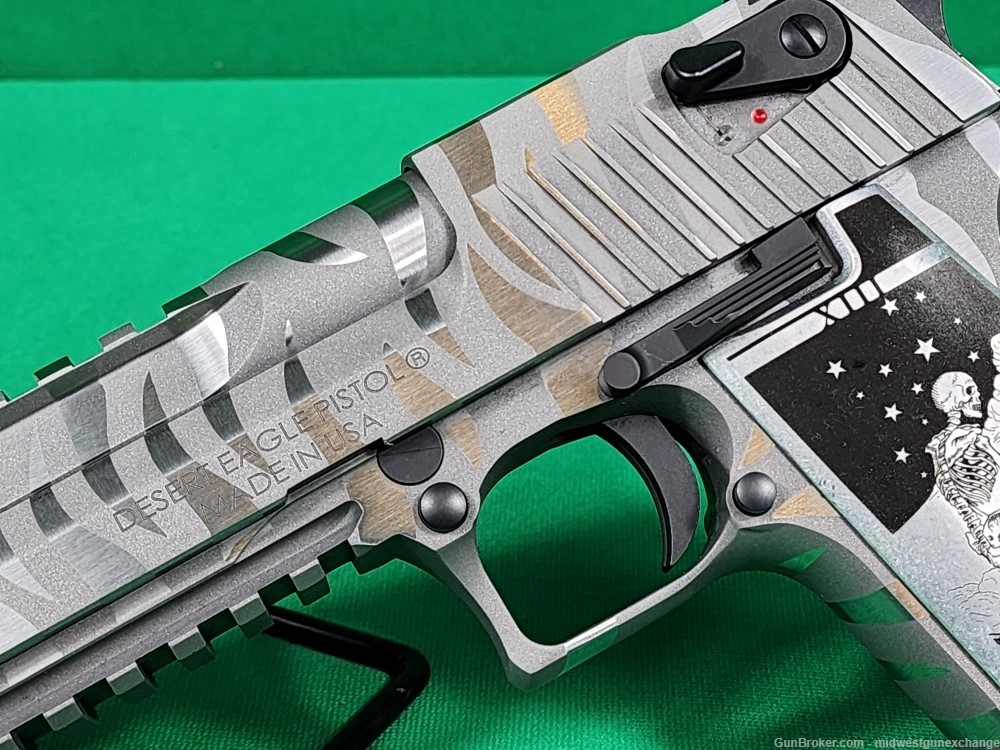 MAGNUM RESEARCH DESERT EAGLE STAINLESS WHITE TIGER STRIPE .50AE MRI DE50WTS-img-0