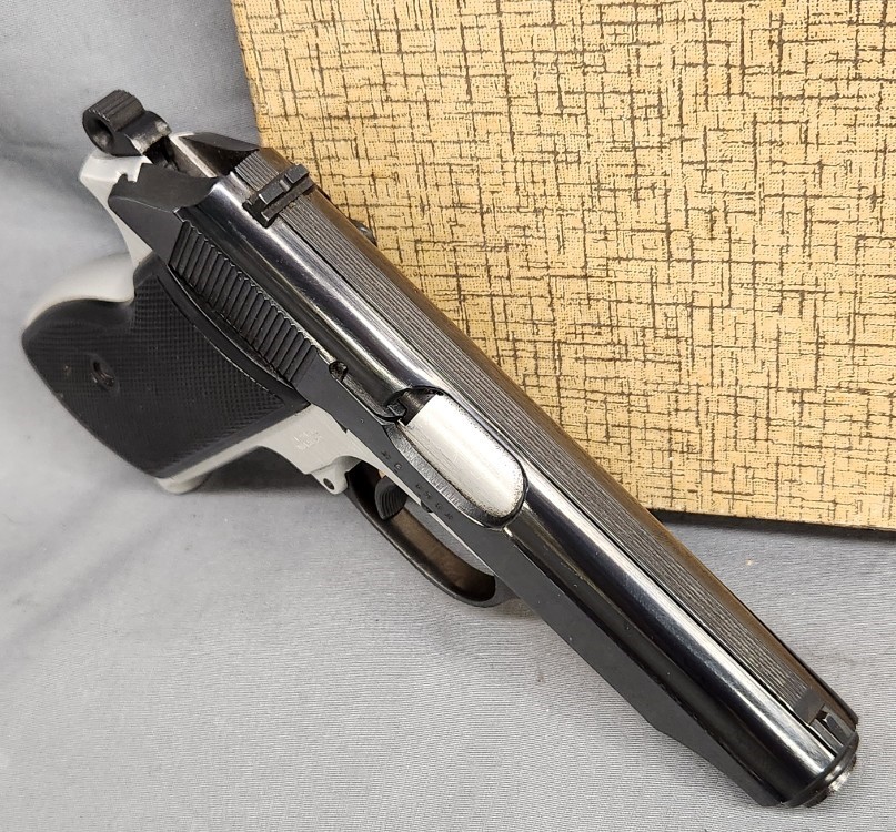 FEG PA-63 pistol 9x18 Makarov with box and matching magazine-img-8
