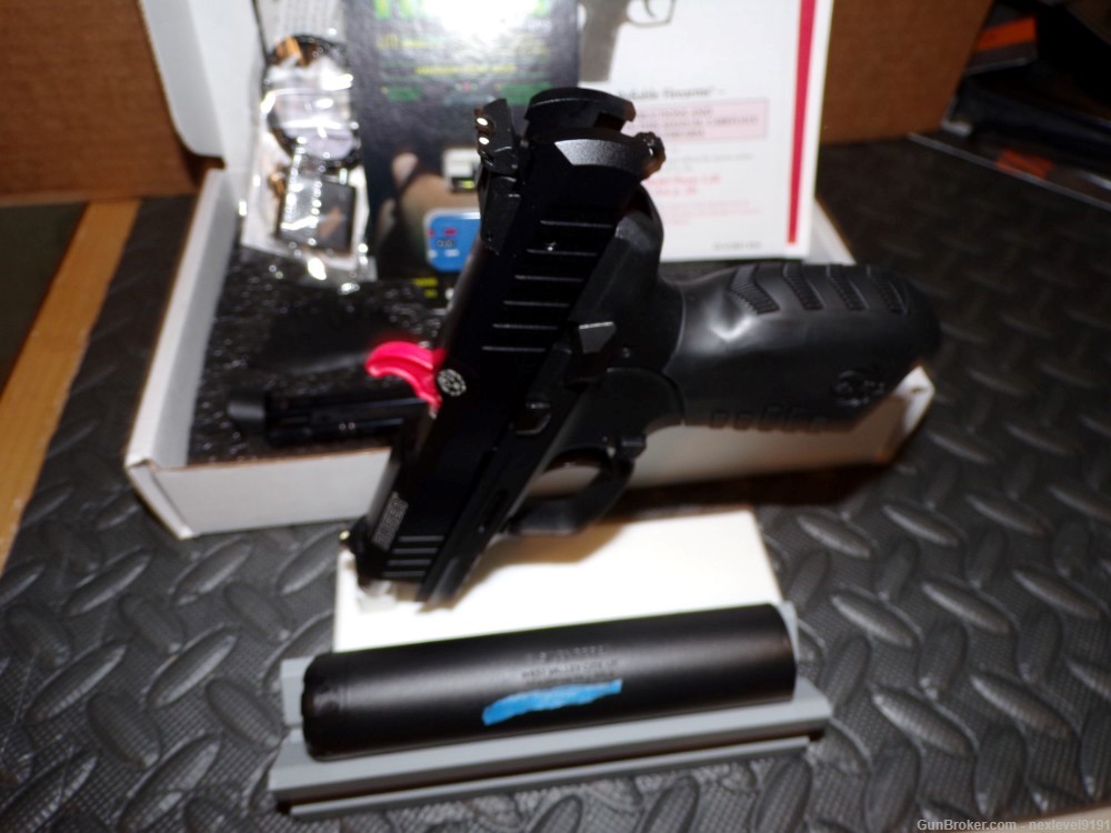 Ruger SR22 Rimfire Pistol + SilencerCo Sparrow 22 - Semi Auto Pistols ...