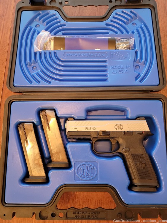 FNH FNS-40 in 40S&W w/ 3 Mags - EXCELLENT CONDITION - Semi Auto Pistols ...