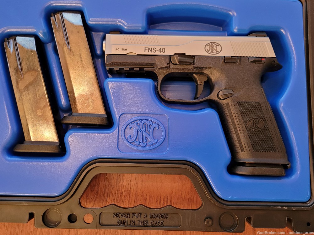 FNH FNS-40 in 40S&W w/ 3 Mags - EXCELLENT CONDITION - Semi Auto Pistols ...