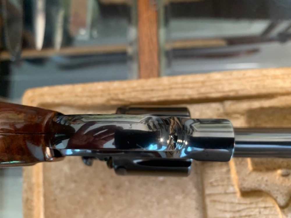 Colt Python, 6