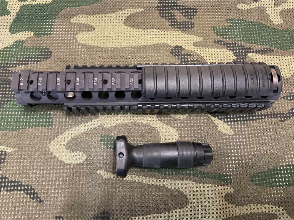 Knight’s Armament M5 RAS W/Vertical Grip. M16 Rifle. - Other AR ...