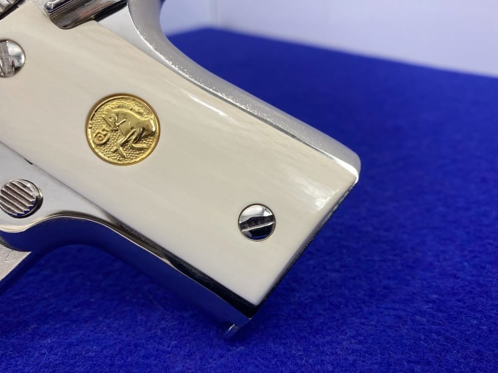 Colt CERAMIC Mustang Pair *CONSECUTIVE ULTRA RARE CUSTOM SHOP #19 & 20* NOS-img-84