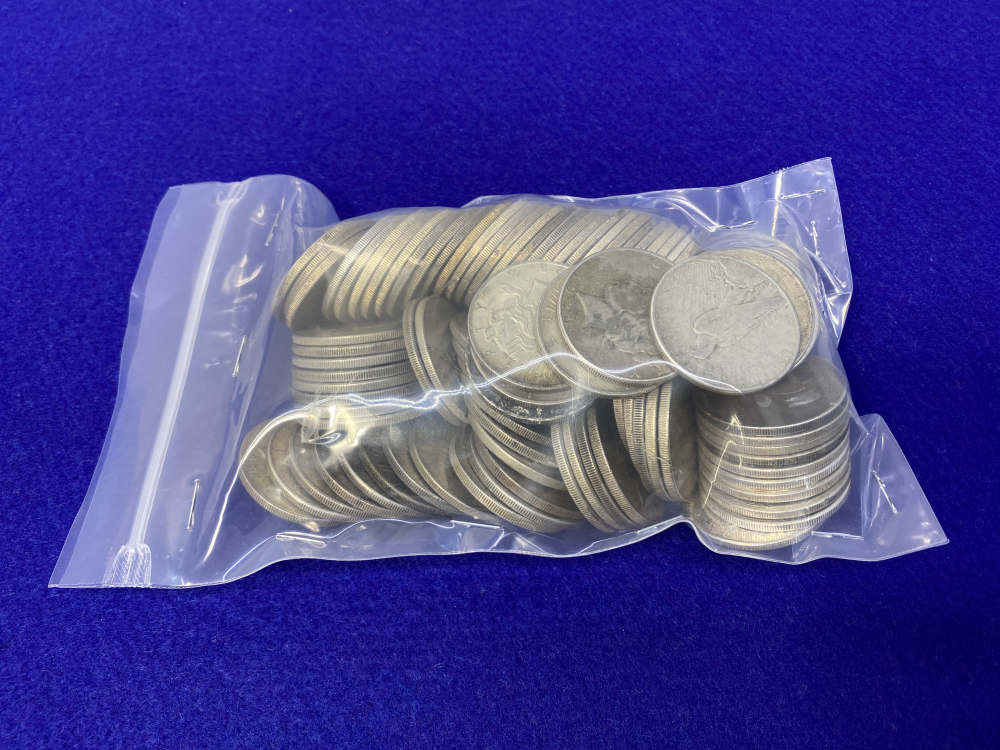 (100) Peace SILVER Dollars Collector's Bag VARIOUS YEARS & MINTS 1922-1928-img-3