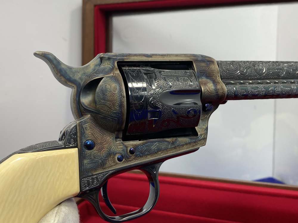Colt Single Action Army - CATTLE BRAND MASTER HAND ENGRAVED - Second Gen-img-63
