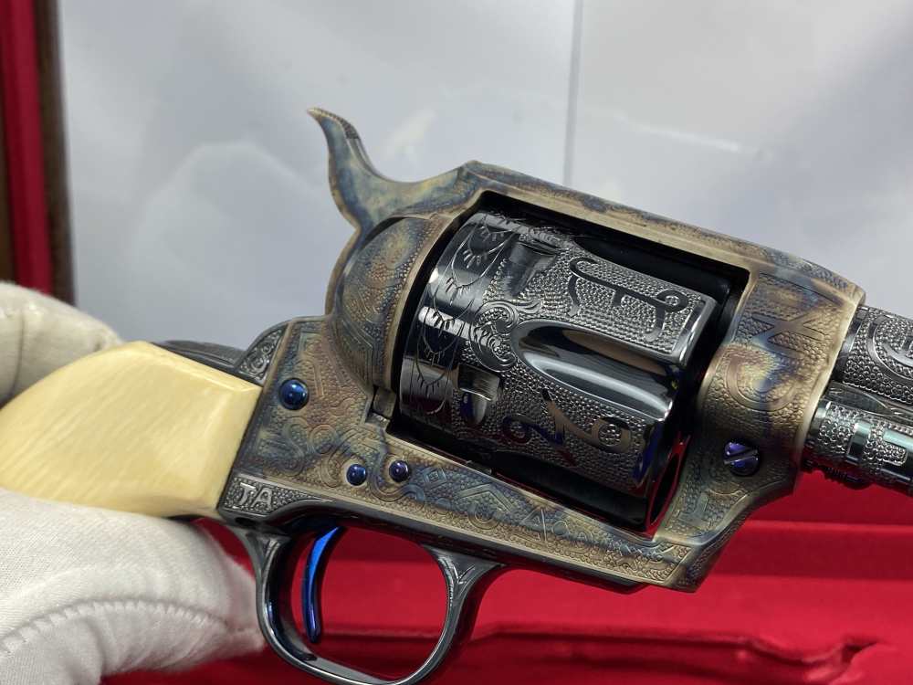 Colt Single Action Army - CATTLE BRAND MASTER HAND ENGRAVED - Second Gen-img-71