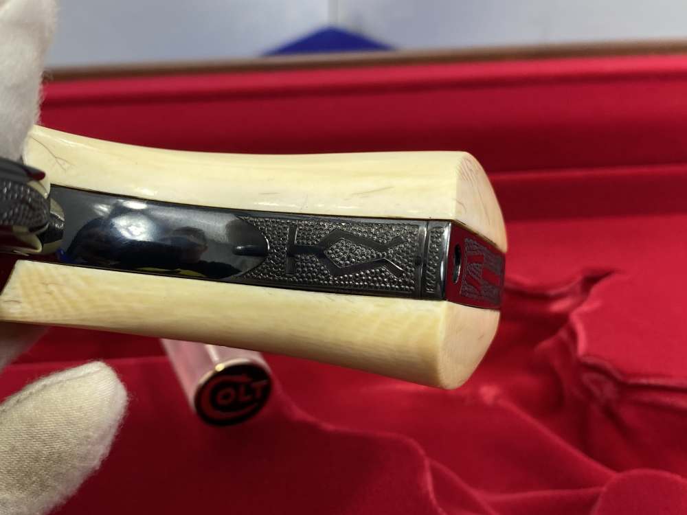 Colt Single Action Army - CATTLE BRAND MASTER HAND ENGRAVED - Second Gen-img-43