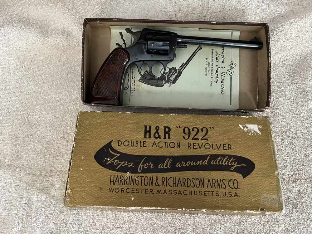 Harrington and Richardson Model 922 in original box-img-1