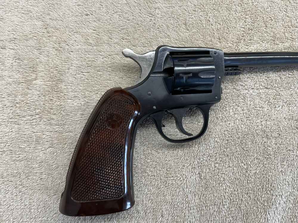 Harrington and Richardson Model 922 in original box-img-2