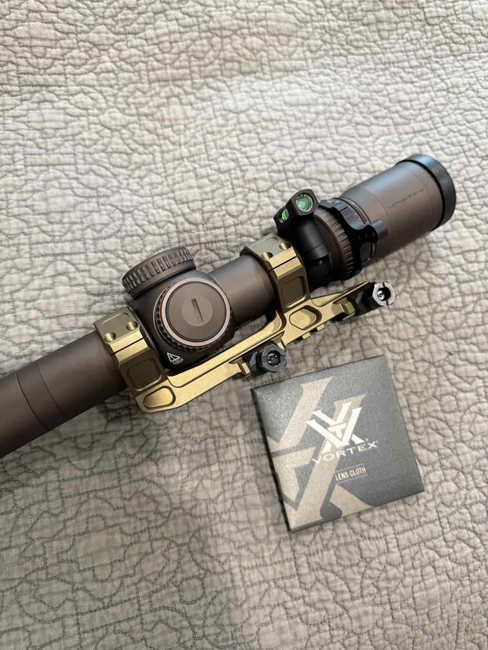 NEW Vortex Razor Gen III 1-10x24 EBR-9 MRAD + Geissele Mount + Level -img-3