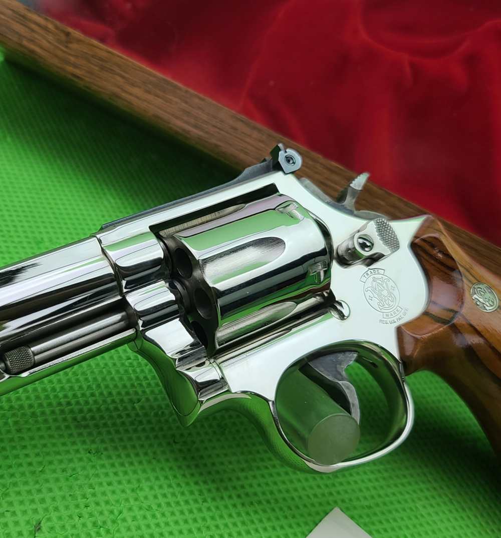 RARE S&W SMITH & WESSON 586 * 1988 BILL ELLIOTT CHAMPION 357 MAG NICKEL -img-5