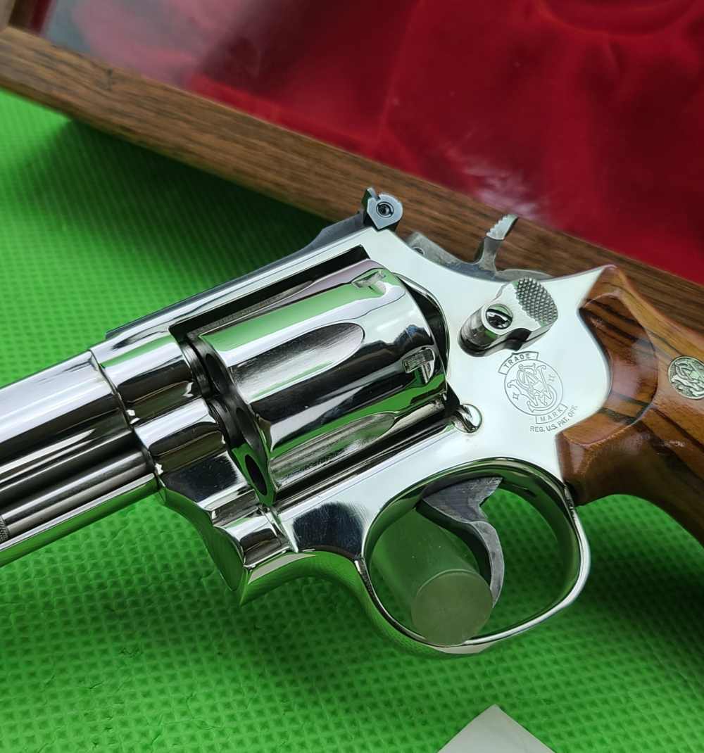 RARE S&W SMITH & WESSON 586 * 1988 BILL ELLIOTT CHAMPION 357 MAG NICKEL -img-6