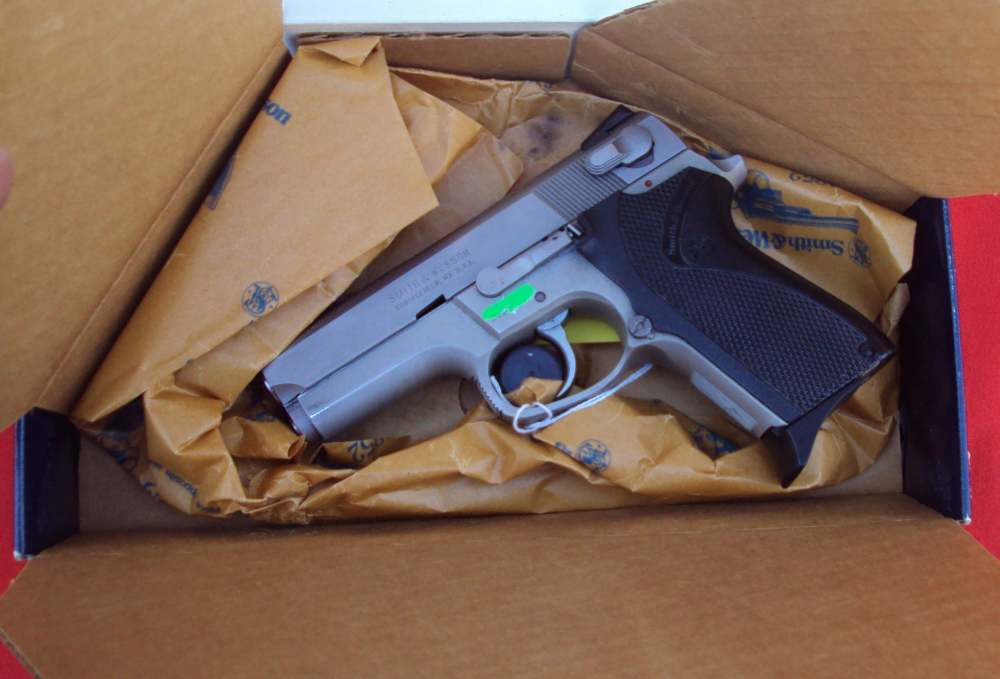 Smith & Wesson 6906, 9mm, Compact, ONE Magazine, Nice In Box, 2-228, MW-img-0