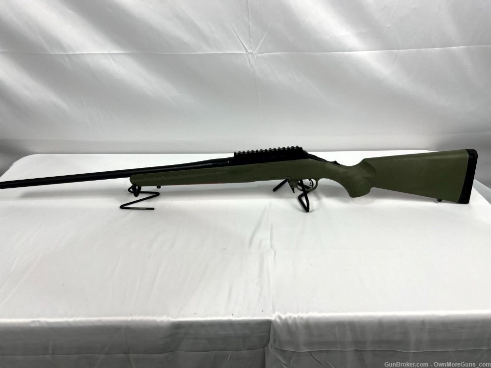 New in box Ruger American Predator Rifle Bolt-Action 204 Ruger 22" Threaded-img-0