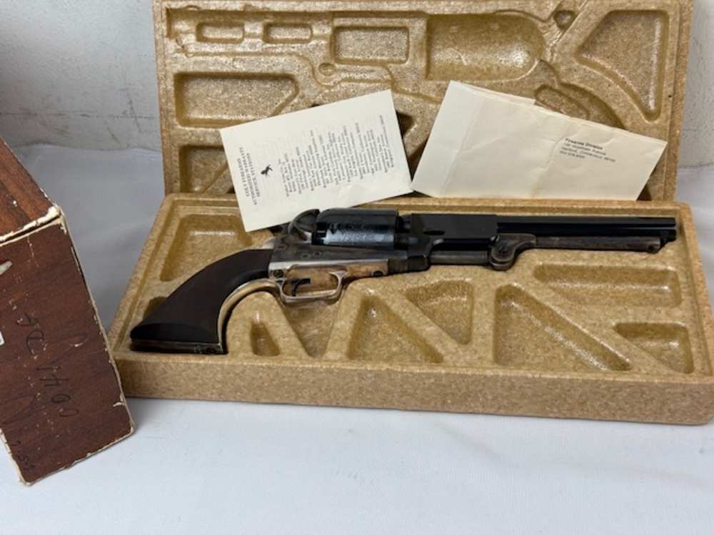Colt Bicentennial 3 Gun Cased Set W/ Book 1976-img-19