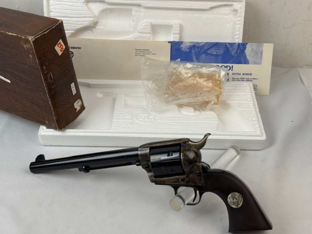 Colt Bicentennial 3 Gun Cased Set W/ Book 1976-img-11