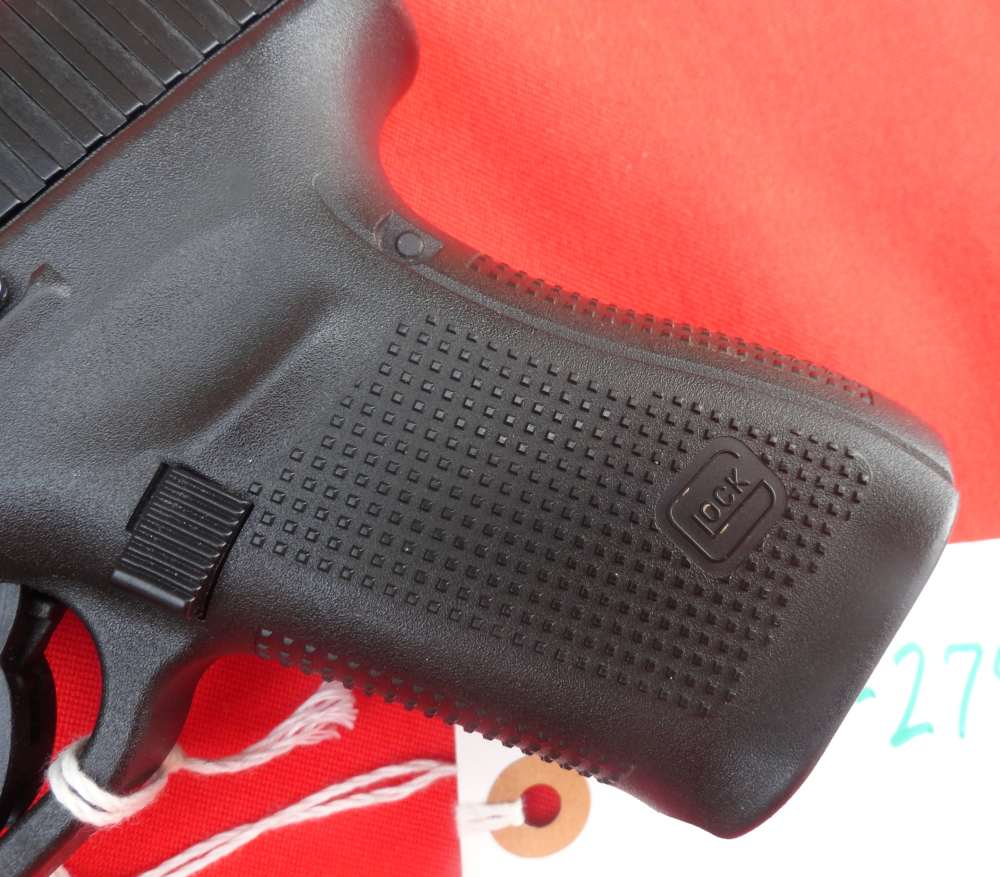 Glock 19 Gen.5 9mm (9X19) THREE Magazines, Excellent, In Case, LEO Trade-In-img-4