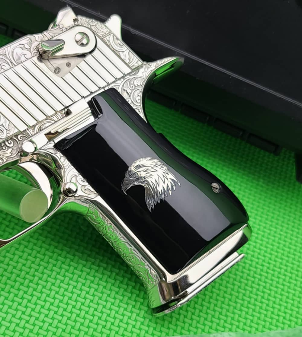MAGNUM RESEARCH DESERT EAGLE 50AE HAND ENGRAVED NICKEL DK50IMB IN THE BOX-img-9