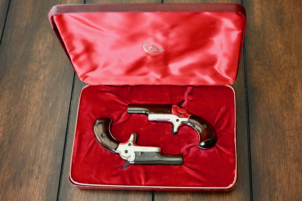 1960 Colt Derringer Set .22 Short Consecutive #'s MINT in Case! NO RESERVE!-img-1