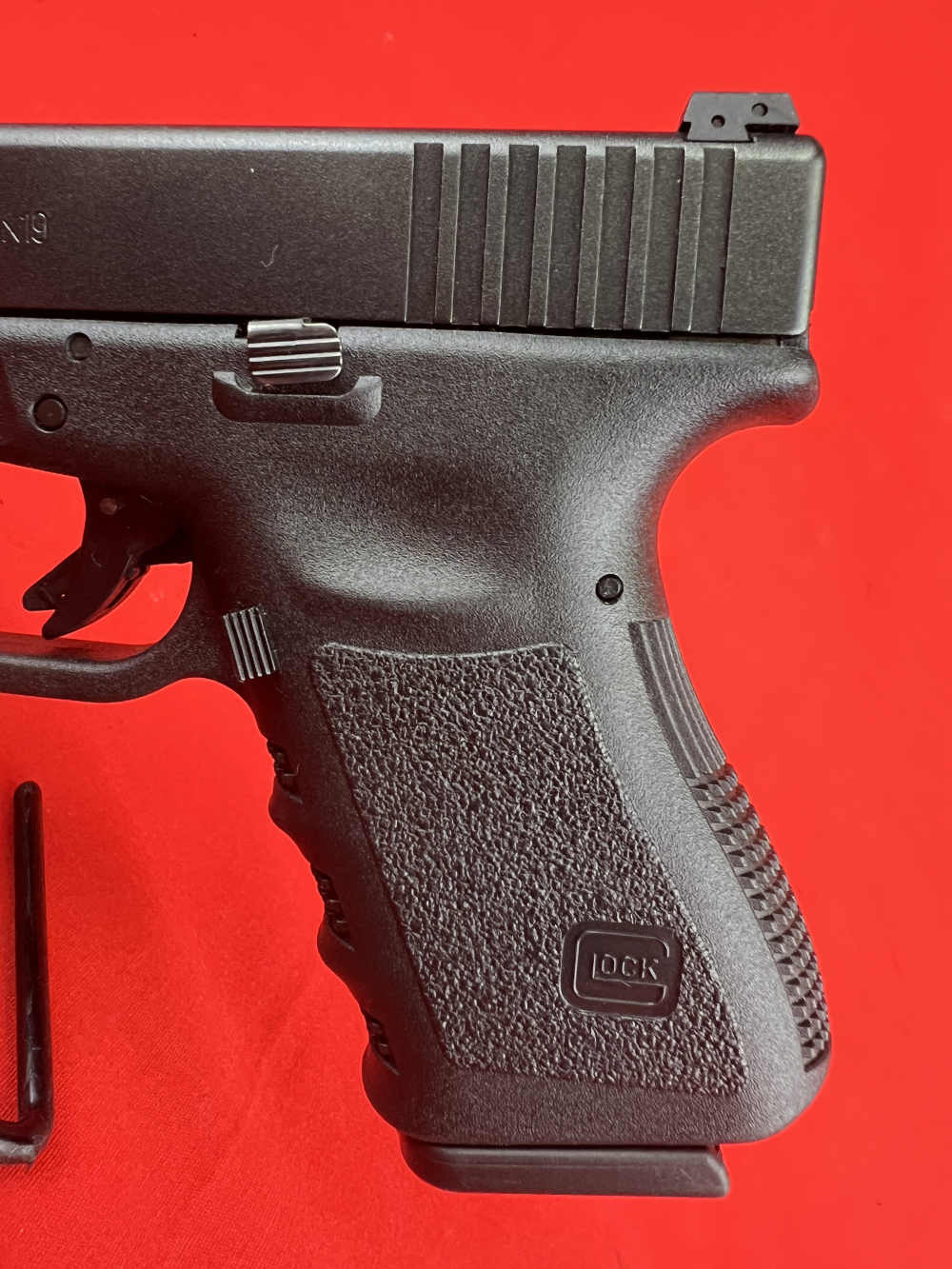 Glock 19 Gen 3, 9mm Semi Auto Pistol, Upgraded Sights-img-3