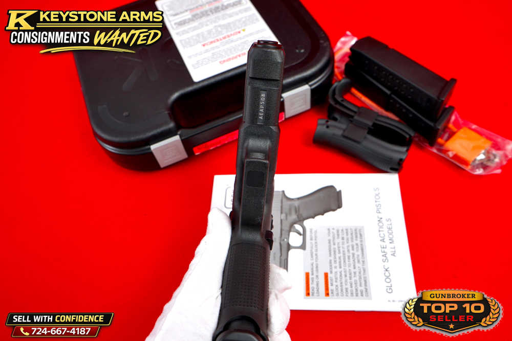 Very Rare Glock 17M AMGLO 9mm Original Case Like New-img-18