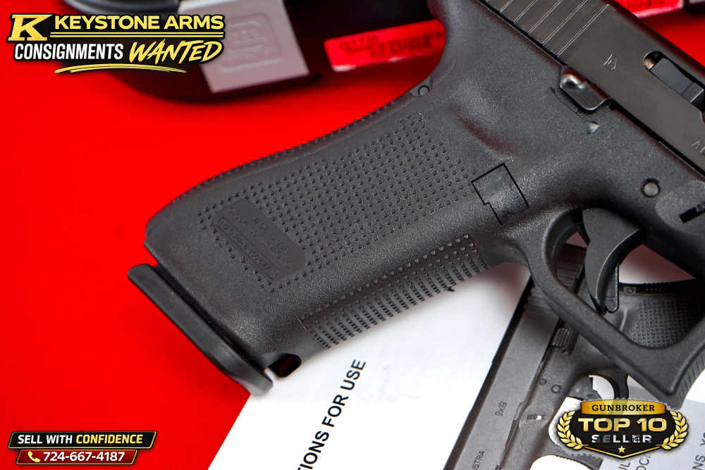 Very Rare Glock 17M AMGLO 9mm Original Case Like New-img-10