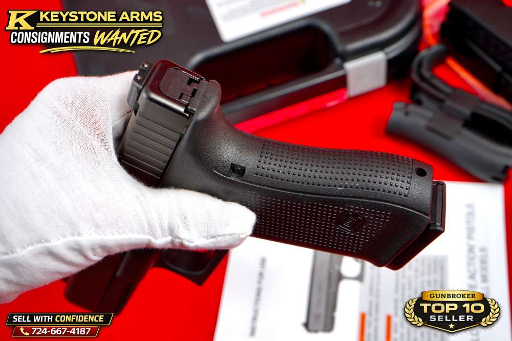 Very Rare Glock 17M AMGLO 9mm Original Case Like New-img-17