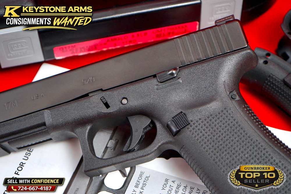 Very Rare Glock 17M AMGLO 9mm Original Case Like New-img-5