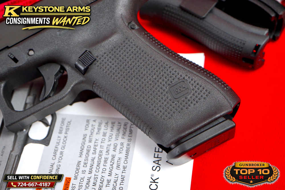 Very Rare Glock 17M AMGLO 9mm Original Case Like New-img-6