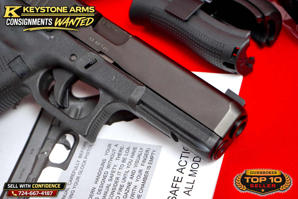 Very Rare Glock 17M AMGLO 9mm Original Case Like New-img-8