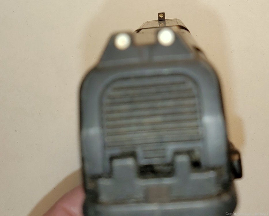 SAR 9 9mm semi auto pistol 17 round mag Red Dot Laser-img-3