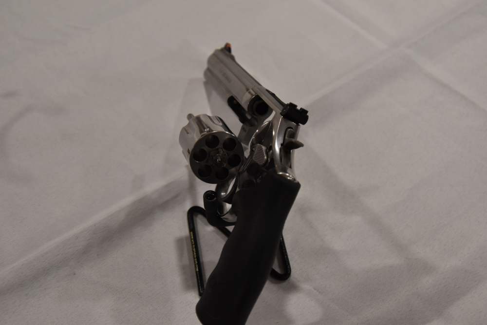 Smith & Wesson 686-6 .357 Magnum 6" Barrel Stainless Steel, Dist Combat Mag-img-11