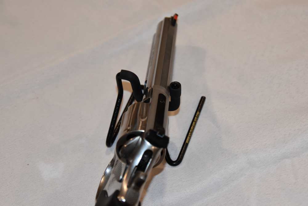 Smith & Wesson 686-6 .357 Magnum 6" Barrel Stainless Steel, Dist Combat Mag-img-17
