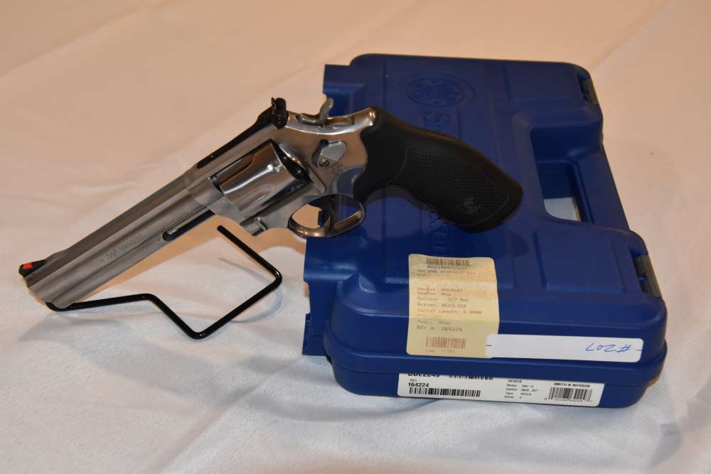 Smith & Wesson 686-6 .357 Magnum 6" Barrel Stainless Steel, Dist Combat Mag-img-6