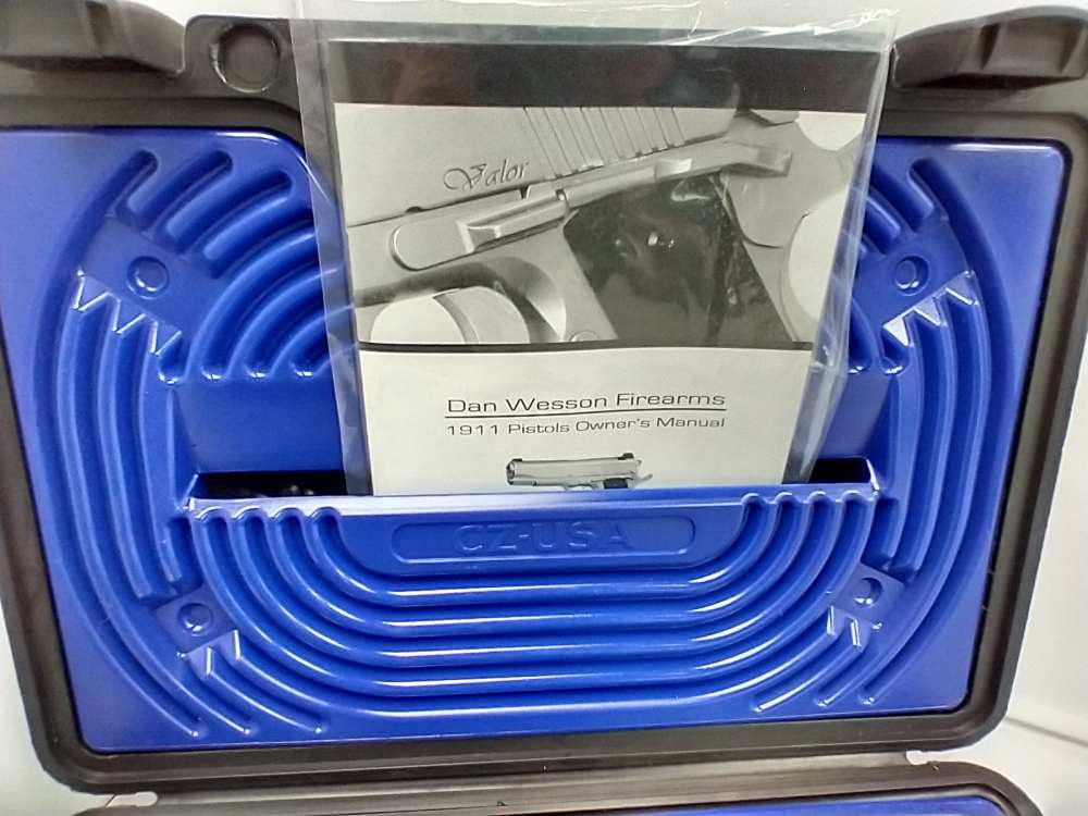 CZ Dan Wesson Guardian 9mm Bobtail Commander 9+1 LNIB-img-17