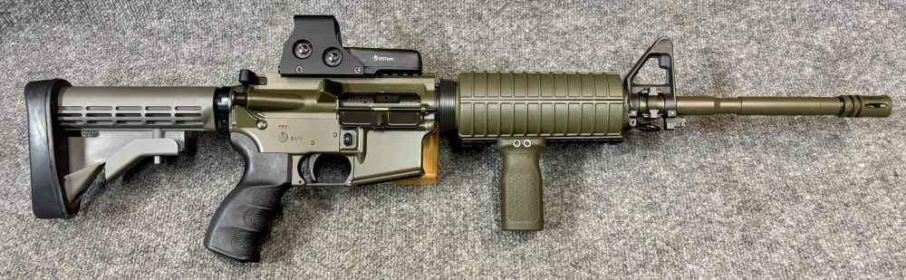 AR-15 ArmaLite Eagle Arms M-15 M4 Carbine 5.56 EO Tech carry handle mags-img-1