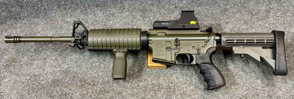 AR-15 ArmaLite Eagle Arms M-15 M4 Carbine 5.56 EO Tech carry handle mags-img-6