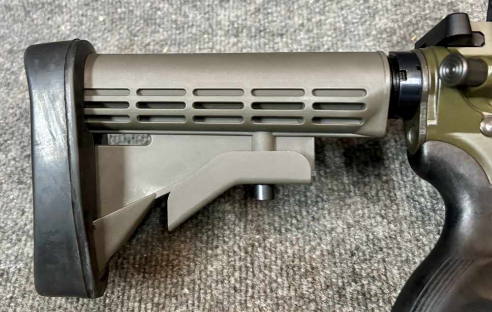 AR-15 ArmaLite Eagle Arms M-15 M4 Carbine 5.56 EO Tech carry handle mags-img-2