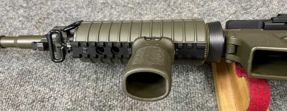 AR-15 ArmaLite Eagle Arms M-15 M4 Carbine 5.56 EO Tech carry handle mags-img-19