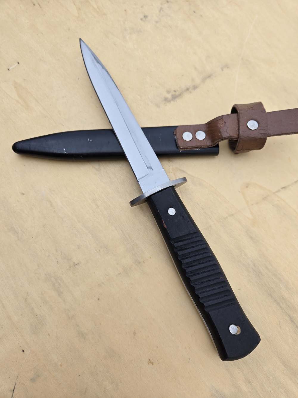 WW1 or WW2 German trench knife for reenactment or??-img-2